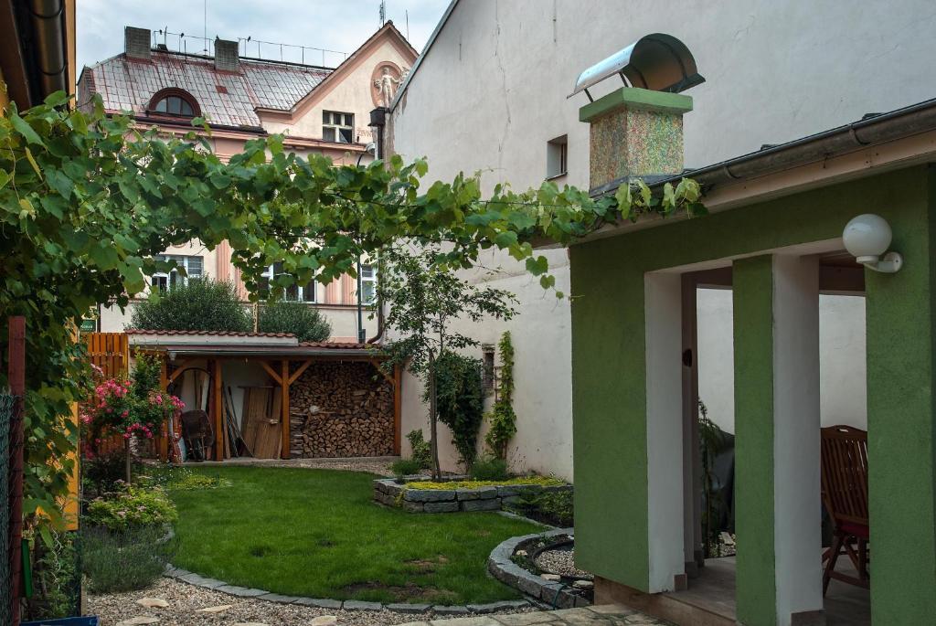 Penzion U Vinoteky Nymburk Εξωτερικό φωτογραφία